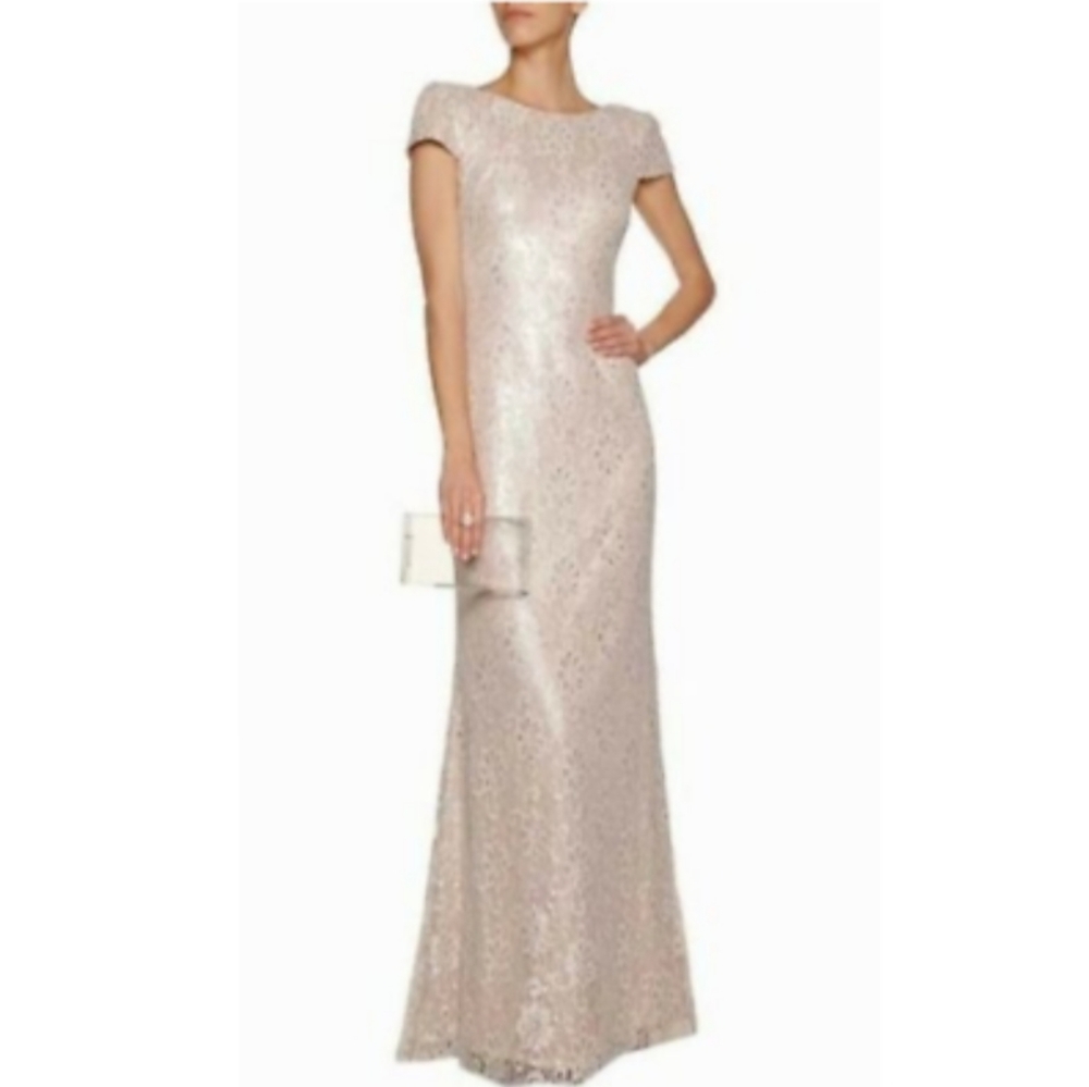 $890.00Badgley Mischka Gown DressSize: 0, 6